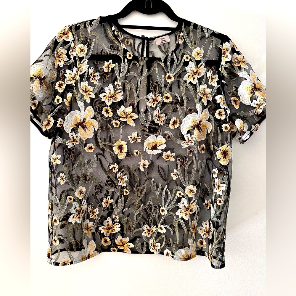 Mesh top! Great condition.